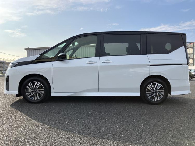 セレナ1.4 e-POWER ハイウェイスターV