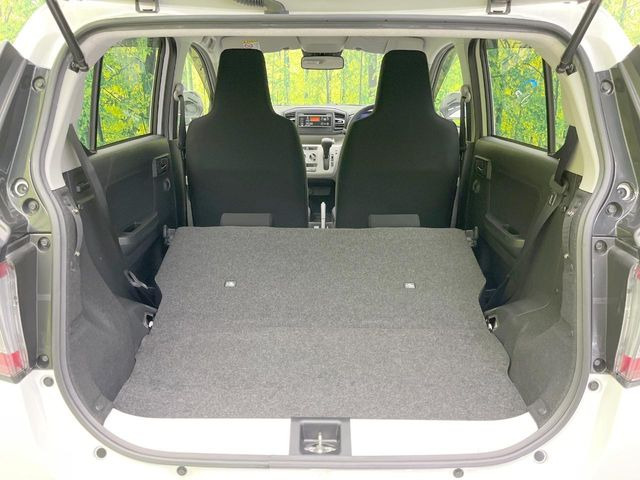 後席を格納すると、これだけの広さが!シーンに合わせたシートアレンジで、大きな荷物も積むことが出来ます♪