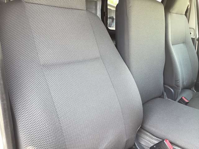 車輌買取も行なっております。商用車から普通車どのようなお車でも買い取ります!査定無料ですのでお気軽にお申し付けくださいませ♪