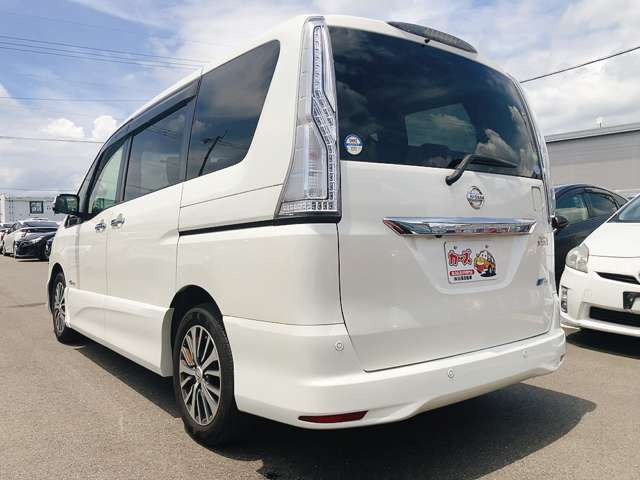 当店では軽自動車から普通車まで幅広くオールメーカーの車種・色・グレードを豊富に揃えております。