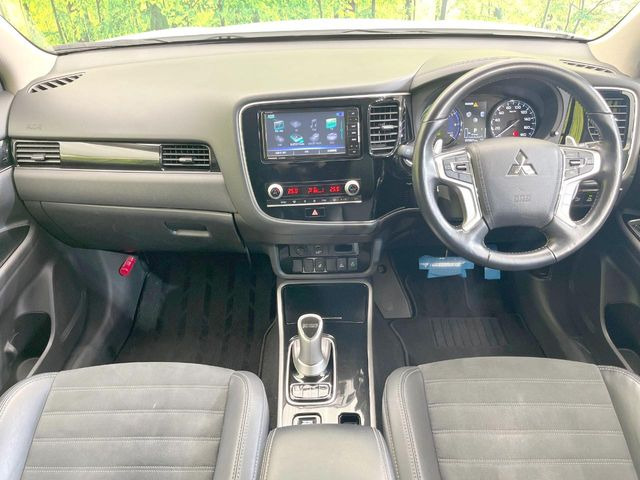 アウトランダーPHEV2.4 G 4WD