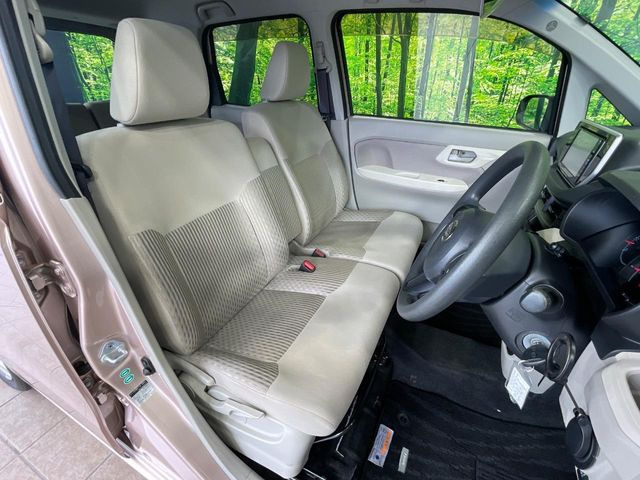 運転席シート廻りは使用感も少なく、良好な状態となっています。丁寧に使われていたことがよくわかりますね。