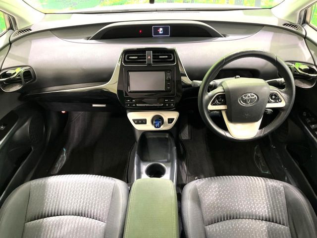 プリウス1.8 S
