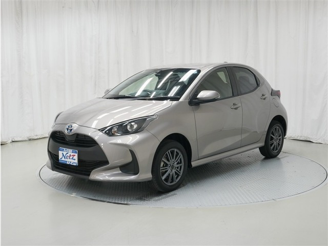 ヤリス1.5 ハイブリッド X E-Four 4WD