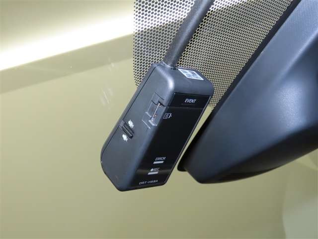 シエンタハイブリッド 1.5 G クエロ