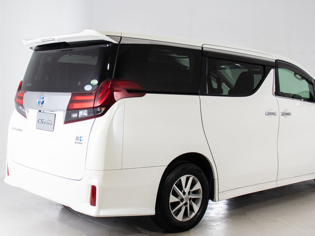 ★展示前点検実施★特殊な機材も用いて、全車点検を実施しております!