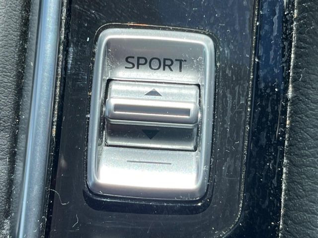 【ドライブモードセレクト】コンフォートな乗り味からスポーティな乗り味までスイッチ一つで切り替え可能。シーンや気分に合わせたモードを選べば、いつものドライブがより一層楽しくなります♪