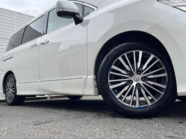 �y����18�C���`�A���~�z�C�[���z�O�ςɃ}�b�`���������A���~�z�C�[���𑕒����Ă���܂��B�e��ЊO�A���~�z�C�[����A�X�^�b�h���X�^�C�����戵�����Ă���܂��B���񂲑��k����������