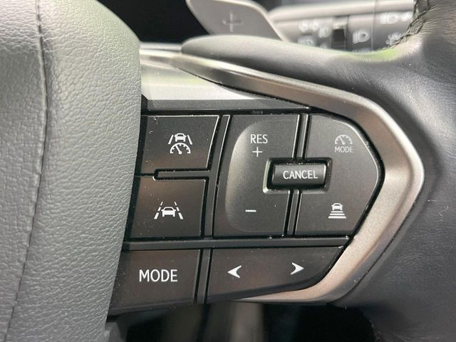 【レーダークルーズコントロール】高速道路での長距離走行が楽に!!自動で速度を保つクルーズコントロールが、衝突軽減システムと連携し、前方の車両を感知して車間を保つように速度調節してくれます!!
