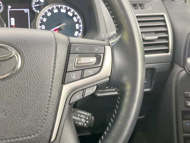 【レーダークルーズコントロール】高速道路での長距離走行が楽に!!自動で速度を保つクルーズコントロールが、衝突軽減システムと連携し、前方の車両を感知して車間を保つように速度調節してくれます!!