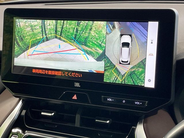 【パノラミックビューモニター】専用のカメラにより、上から見下ろしたような視点で360度クルマの周囲を確認することができます☆死角部分も確認しやすく、狭い場所での切り返しや駐車もスムーズに行えます。
