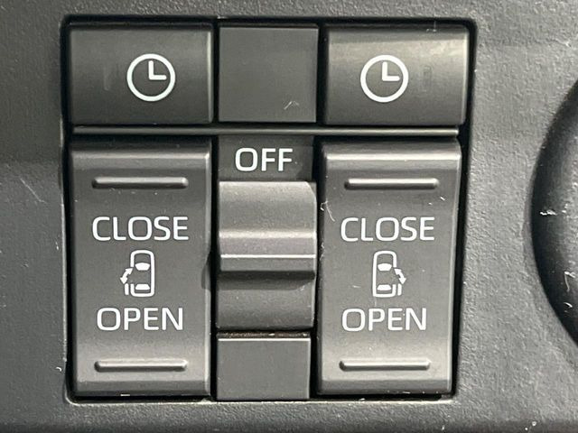 【両側パワースライドドア】スマートキーや運転席のスイッチで後席両側スライドドアの開閉が可能♪電動だから力を入れてドアを開ける必要が無く、小さなお子様でも簡単に開け閉めでき快適です♪