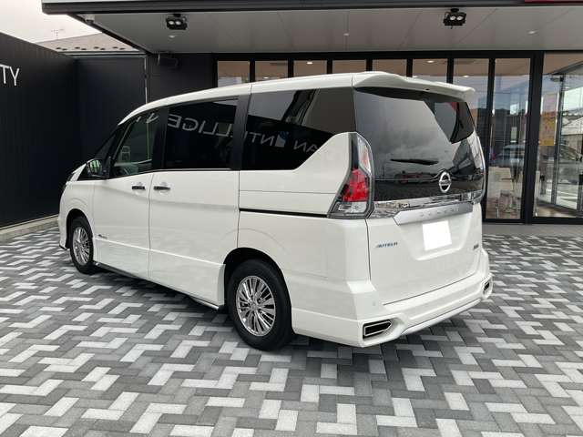 セレナ2.0 AUTECH セーフティパッケージ 4WD