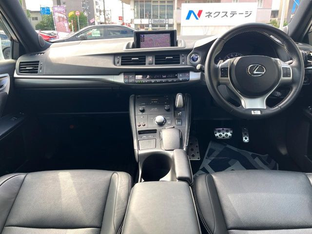 CT200h Fスポーツ
