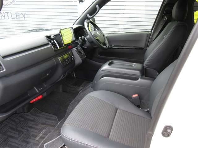 ハイエースバン2.8 スーパーGL ダークプライム S ロング ディーゼル 4WD