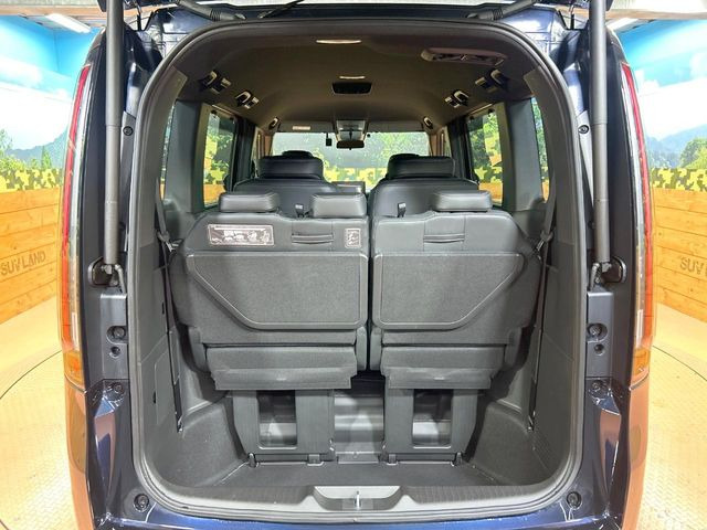 普段のお買い物や通勤、送迎等に十分な荷室スペースを確保しております。セカンドシートを倒すと、大きな荷物の積載も可能です♪