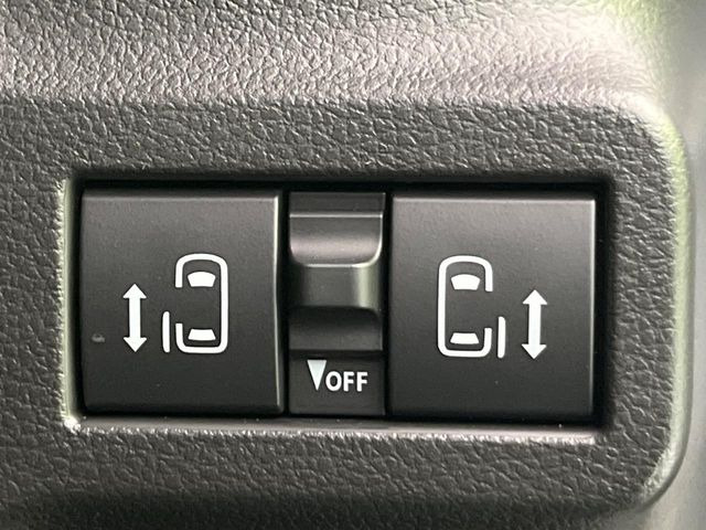 【両側パワースライドドア】スマートキーや運転席のスイッチで後席両側スライドドアの開閉が可能♪電動だから力を入れてドアを開ける必要が無く、小さなお子様でも簡単に開け閉めでき快適です♪