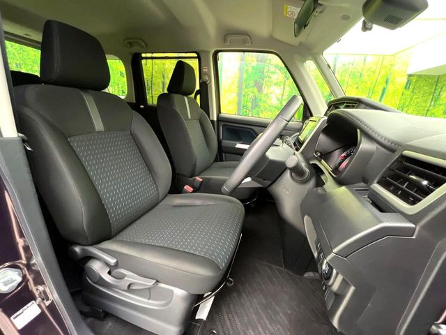 運転席シート廻りは使用感も少なく、良好な状態となっています。丁寧に使われていたことがよくわかりますね。
