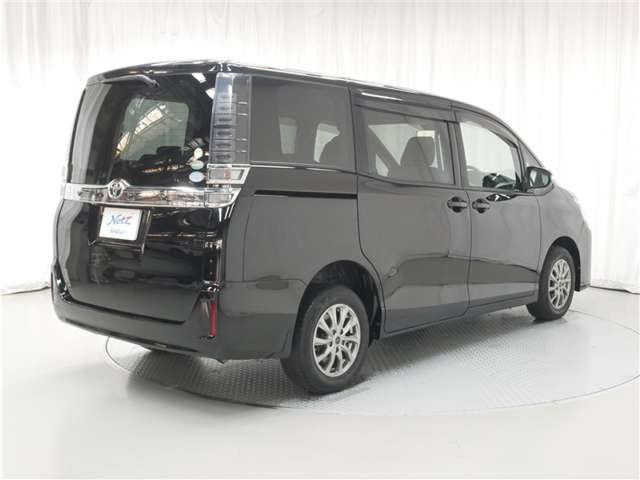 ヴォクシー2.0 X 4WD