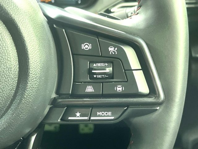 【全車速追従機能付クルーズコントロール】高速道路での長距離走行が楽に!!自動で速度を保つクルーズコントロールが、衝突軽減システムと連携し、前方の車両を感知して車間を保つように速度調節してくれます!!