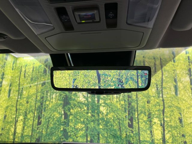 【デジタルインナーミラー】後席の大きな荷物や同乗者で後方が確認しづらい時でも安心!カメラが撮影した車両後方の映像をルームミラー内に表示。クリアな視界で状況の確認が可能です!
