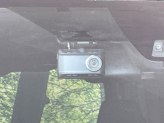 【ドライブレコーダー】ドライブレコーダー装備!走行中はもちろん、あおり運転や事故に遭遇した際、映像で記録し、万一のリスクに備えます。※記録用SDカードはお客様ご自身でご準備いただく必要があります。