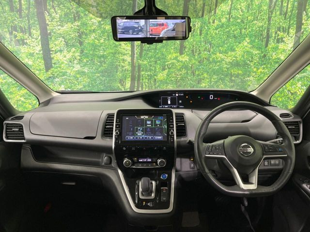 セレナ1.2 e-POWER XV