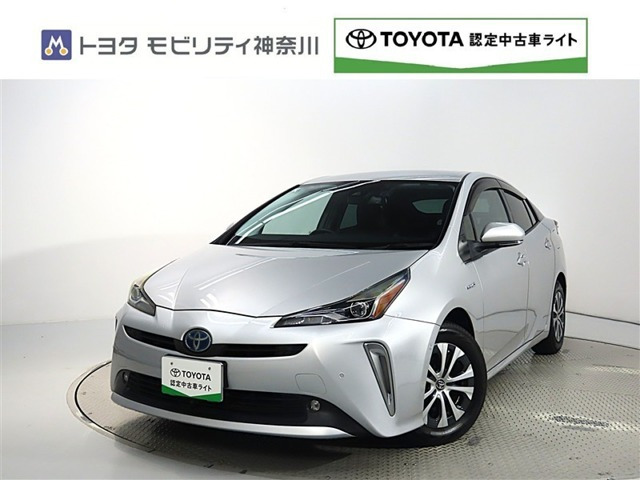 プリウス1.8 A プレミアム E-Four 4WD