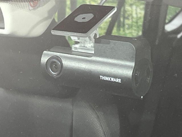 【ドライブレコーダー】ドライブレコーダー装備!走行中はもちろん、あおり運転や事故に遭遇した際、映像で記録し、万一のリスクに備えます。※記録用SDカードはお客様ご自身でご準備いただく必要があります。