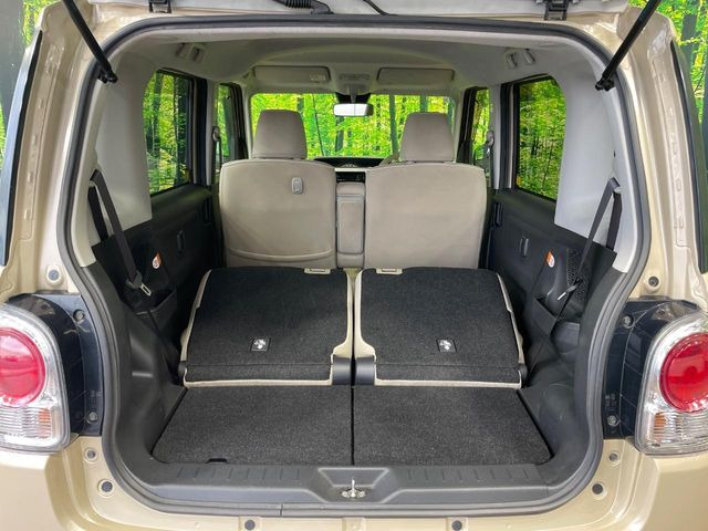 普段のお買い物や通勤、送迎等に十分な荷室スペースを確保しております。セカンドシートを倒すと、大きな荷物の積載も可能です♪