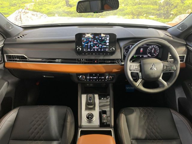 アウトランダーPHEV 2.4 P 4WD