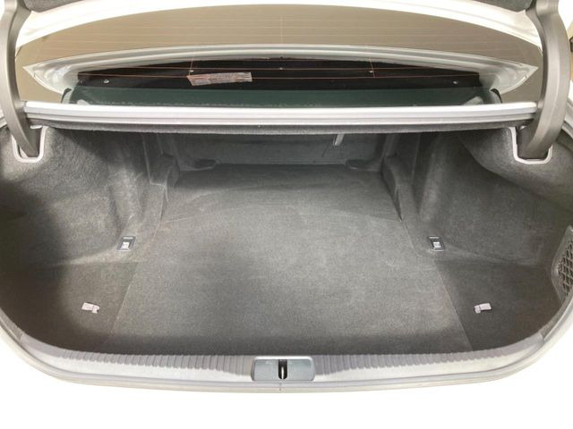 普段のお買い物や通勤、送迎等に十分な荷室スペースを確保しております。
