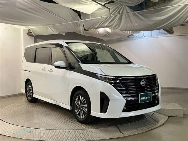 セレナ1.4 e-POWER ハイウェイスターV