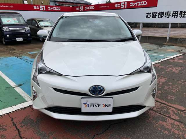 プリウス1.8 S セーフティ プラス E-Four 4WD