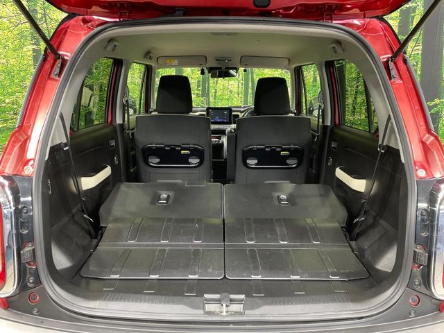 普段のお買い物や通勤、送迎等に十分な荷室スペースを確保しております。セカンドシートを倒すと、大きな荷物の積載も可能です♪