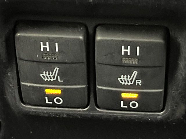 【シートヒーター】寒い日に重宝するシートヒーター!エアコンより早く温まってくれるので寒がりの人も安心ですね♪エアコンの温風は乾燥するから苦手、という方にもをおすすめです。