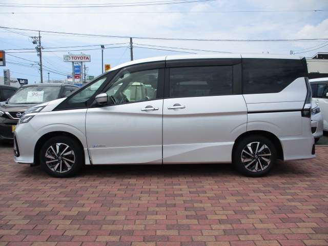 セレナ1.2 e-POWER ハイウェイスターV