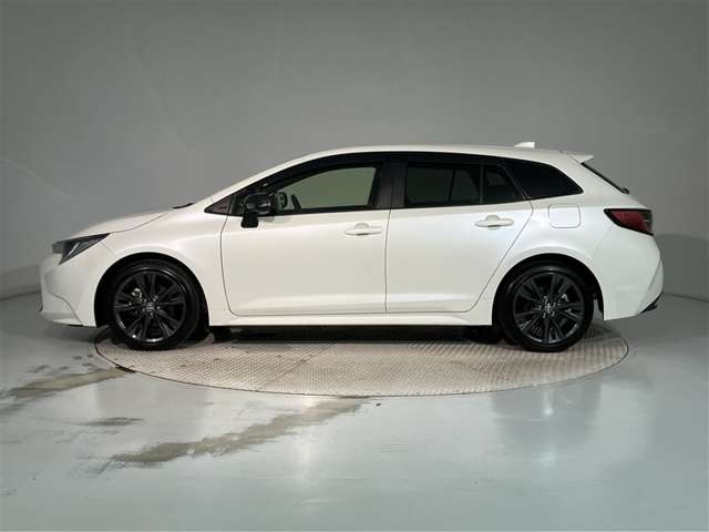 カローラツーリング1.8 ハイブリッド W×B E-Four 4WD