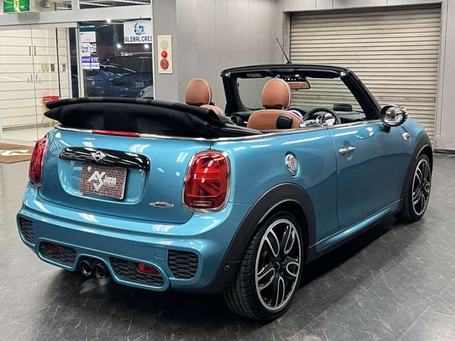 全てのお車が屋内にあるわけでは御座いませんので、来店前に事前連絡をお願い致します。