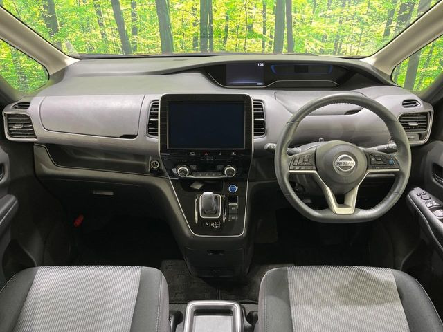 セレナ1.2 e-POWER ハイウェイスターV