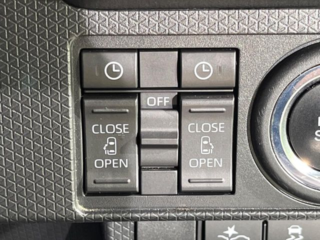 【両側パワースライドドア】スマートキーや運転席のスイッチで後席両側スライドドアの開閉が可能♪電動だから力を入れてドアを開ける必要が無く、小さなお子様でも簡単に開け閉めでき快適です♪