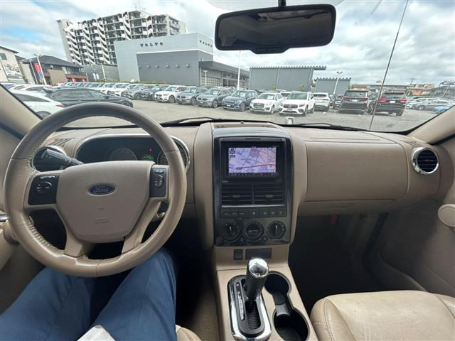 エクスプローラーXLT エクスクルーシブ 4WD