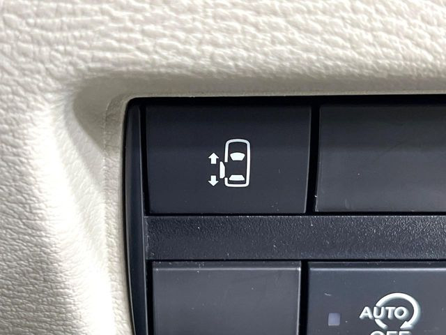 【パワースライドドア】スマートキーや運転席のスイッチでスライドドアの開閉が可能♪電動だから力を入れてドアを開ける必要が無く、小さいお子様でも、重い荷物を持っている時もラクに開け閉めできます♪