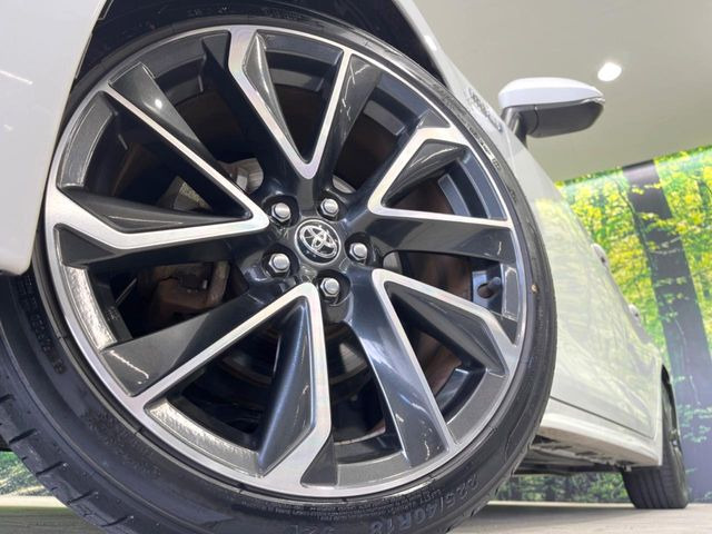 �y����18�C���`�A���~�z�C�[���z�O�ςɃ}�b�`���������A���~�z�C�[���𑕒����Ă���܂��B�e��ЊO�A���~�z�C�[����A�X�^�b�h���X�^�C�����戵�����Ă���܂��B���񂲑��k����������