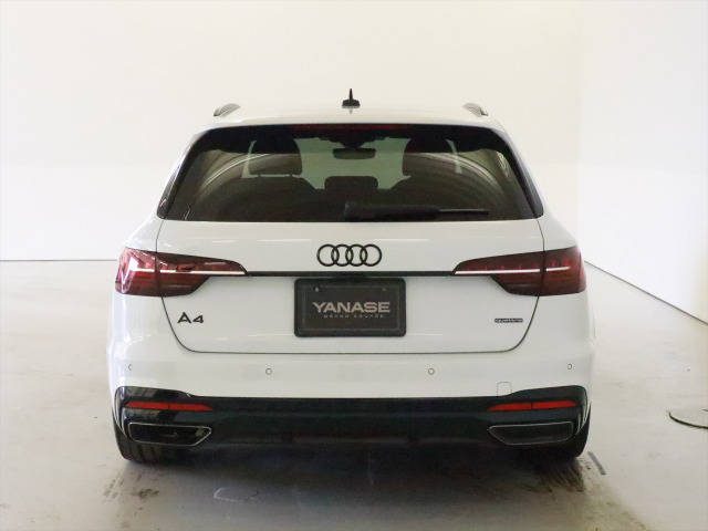 A4アバントSライン コンペティション プラス ディーゼル 4WD