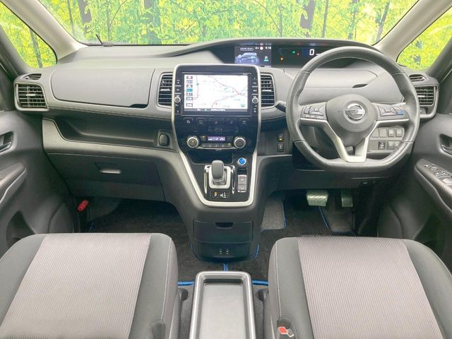 セレナ1.2 e-POWER ハイウェイスターV