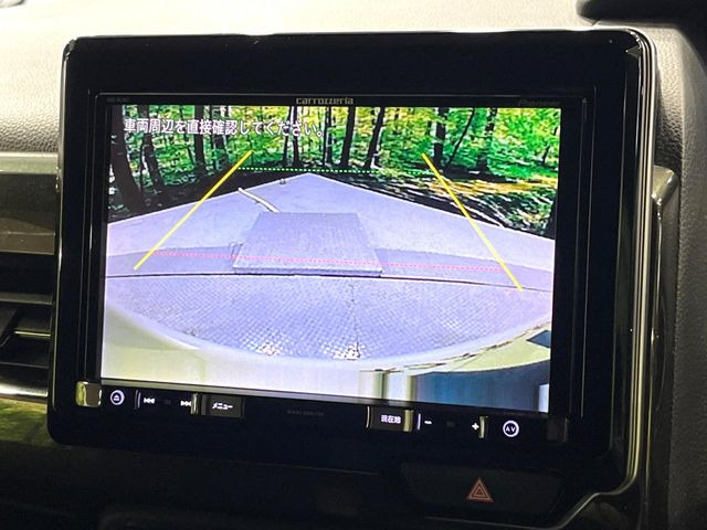 【バックカメラ】駐車時に後方がリアルタイム映像で確認できます。大型商業施設や立体駐車場での駐車時や、夜間のバック時に大活躍!運転スキルに関わらず、今や必須となった装備のひとつです!