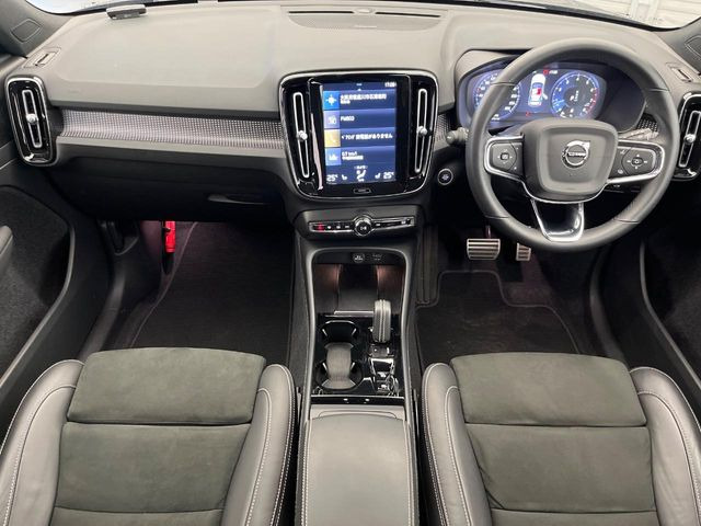 XC40B4 AWD Rデザイン 4WD