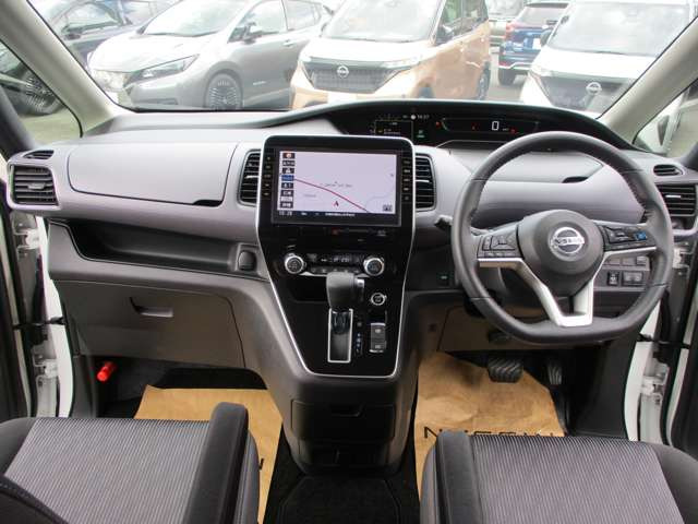 セレナ2.0 ハイウェイスターV 4WD