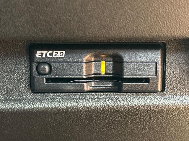【シートヒーター】寒い日に重宝するシートヒーター!エアコンより早く温まってくれるので寒がりの人も安心ですね♪エアコンの温風は乾燥するから苦手、という方にもをおすすめです。
